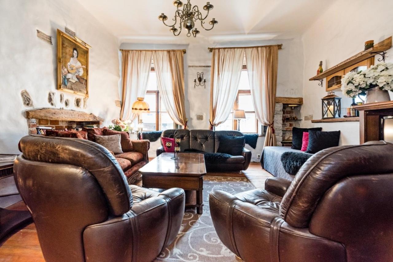 Oldhouse Apartments - Tallinn Old Town Bagian luar foto