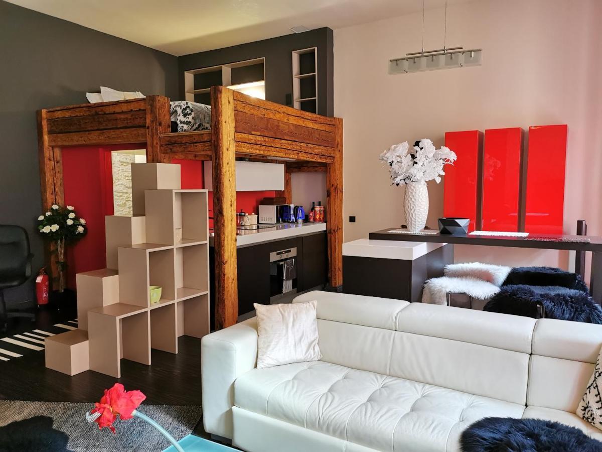 Oldhouse Apartments - Tallinn Old Town Bagian luar foto