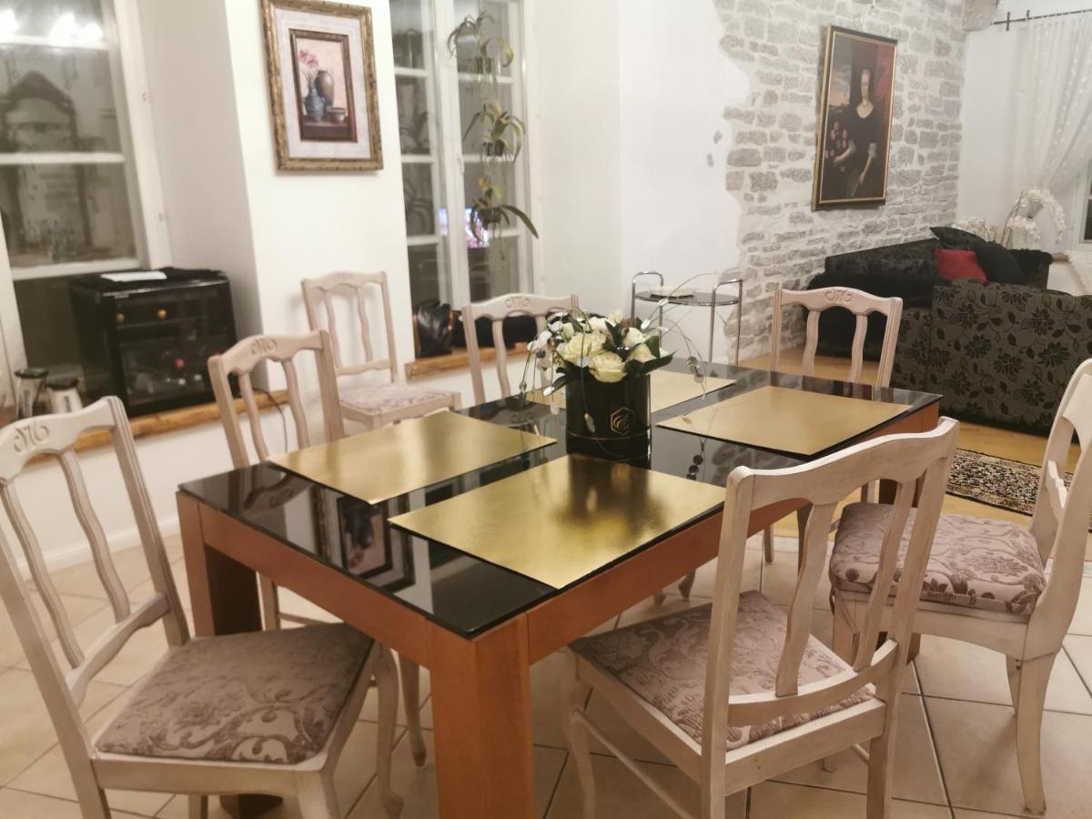 Oldhouse Apartments - Tallinn Old Town Bagian luar foto