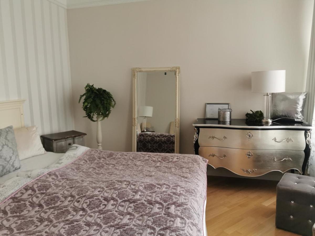 Oldhouse Apartments - Tallinn Old Town Bagian luar foto