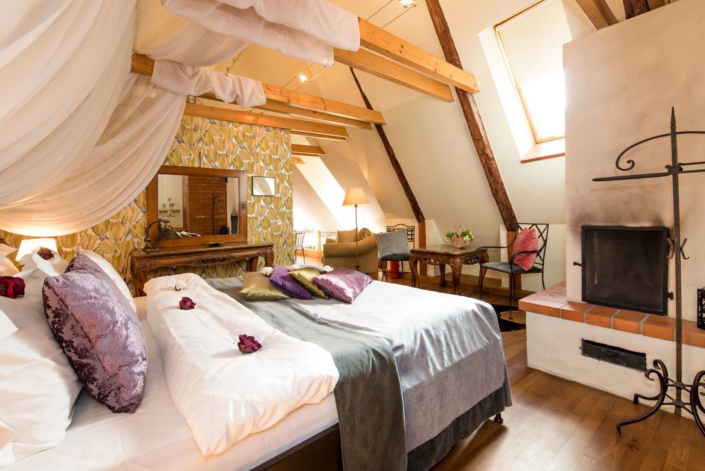 Oldhouse Apartments - Tallinn Old Town Bagian luar foto