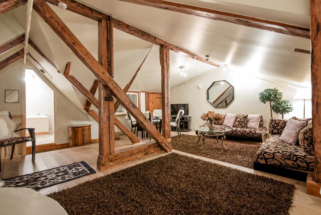 Oldhouse Apartments - Tallinn Old Town Bagian luar foto