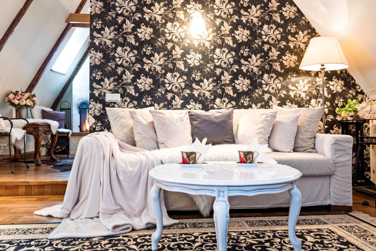 Oldhouse Apartments - Tallinn Old Town Bagian luar foto
