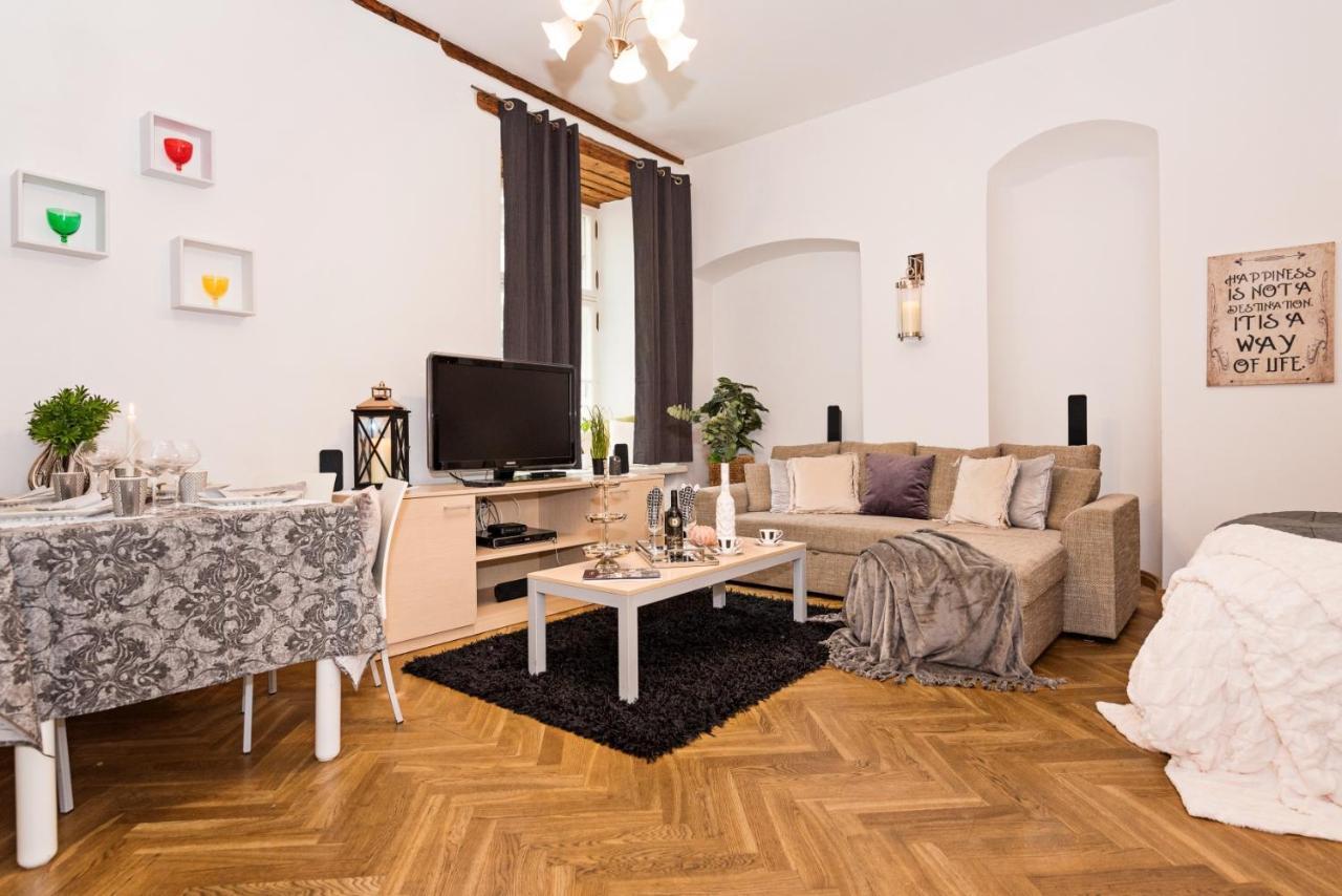 Oldhouse Apartments - Tallinn Old Town Bagian luar foto