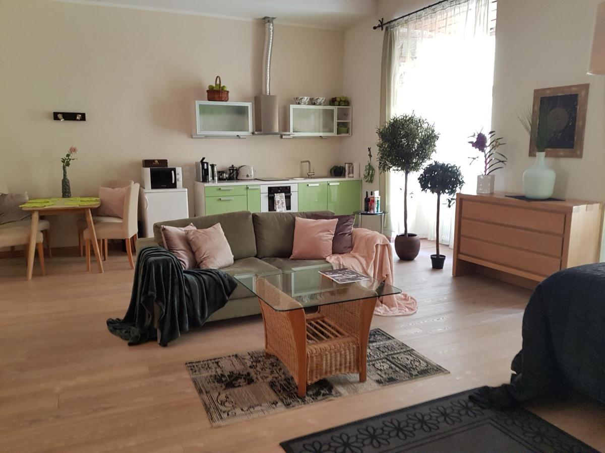 Oldhouse Apartments - Tallinn Old Town Bagian luar foto