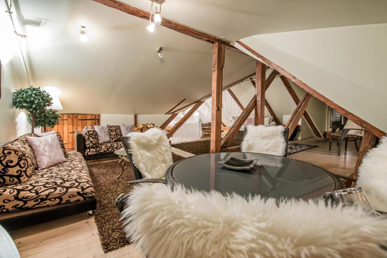 Oldhouse Apartments - Tallinn Old Town Bagian luar foto