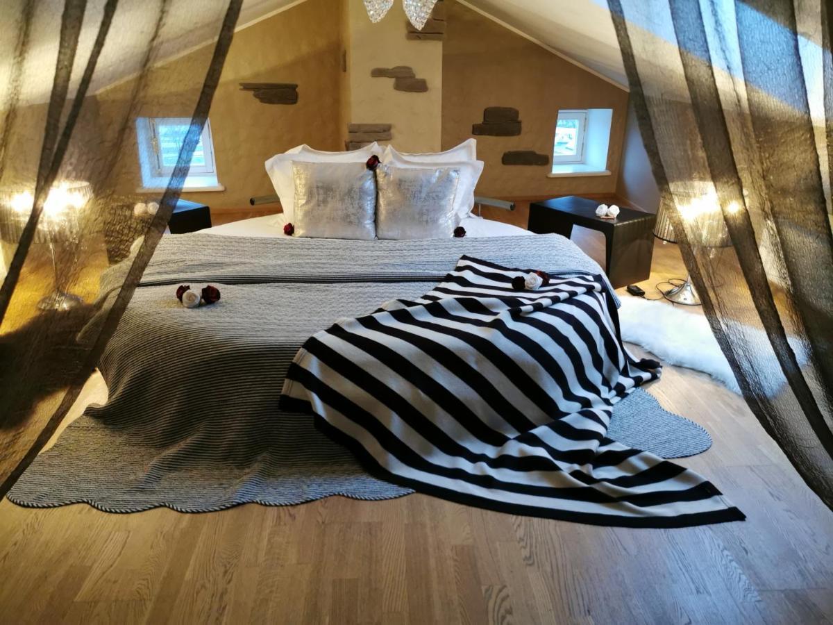 Oldhouse Apartments - Tallinn Old Town Bagian luar foto