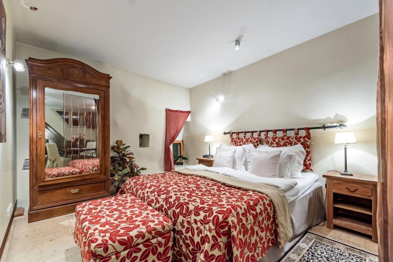 Oldhouse Apartments - Tallinn Old Town Bagian luar foto