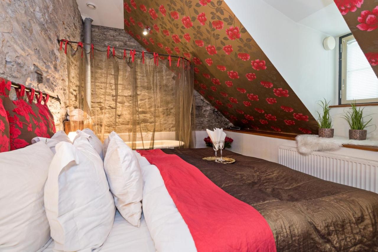 Oldhouse Apartments - Tallinn Old Town Bagian luar foto