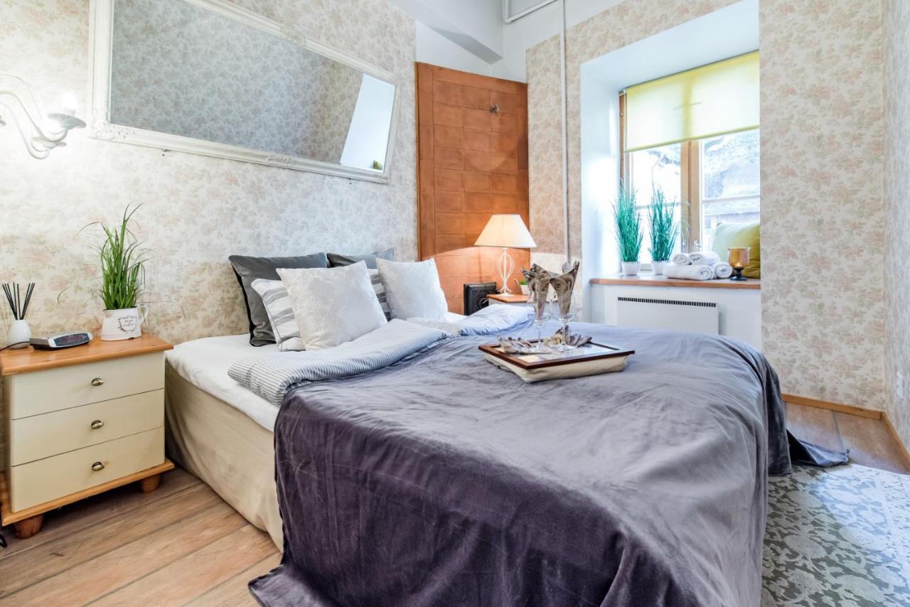 Oldhouse Apartments - Tallinn Old Town Bagian luar foto