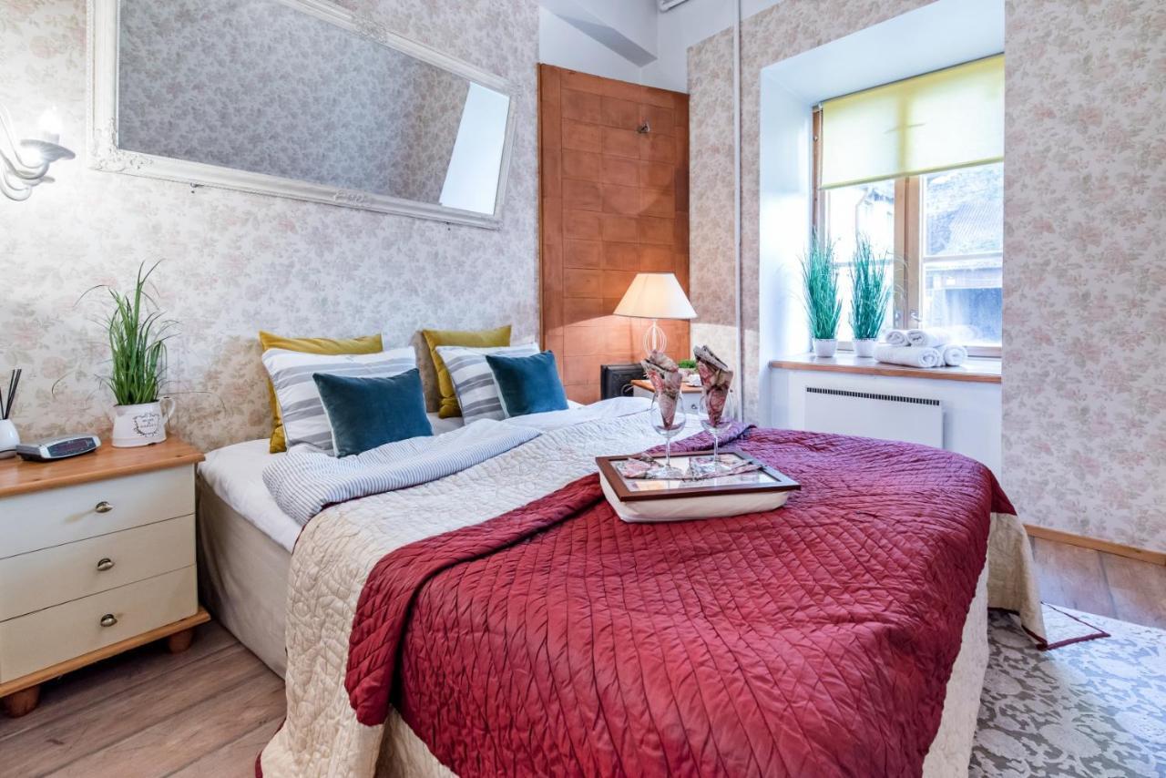 Oldhouse Apartments - Tallinn Old Town Bagian luar foto